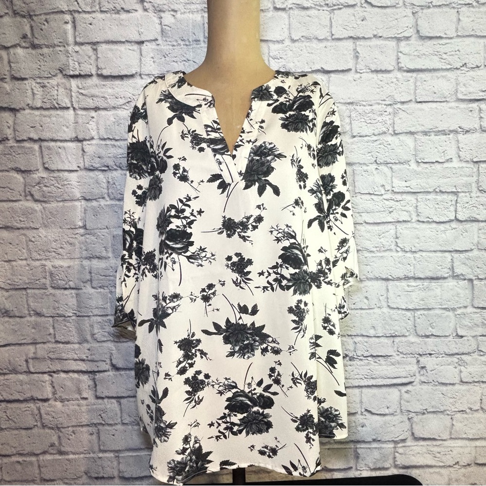 Funlingo Women's Floral Blouse White/Black, V-Neck, Casual size XL